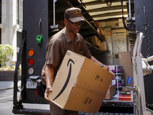 amazon-sap-chia-tay-dich-vu-chuyen-hang-ups